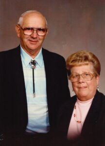 Picture of Lois and Clayton Lindgren